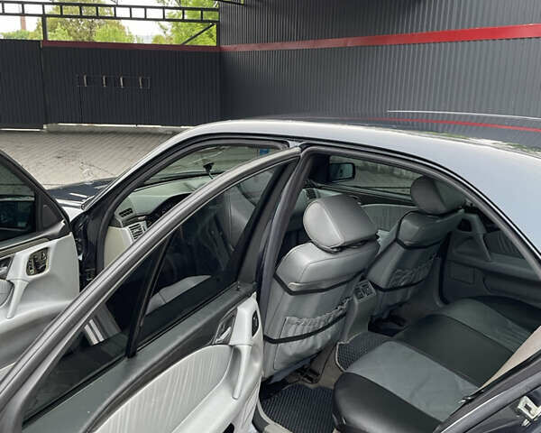 Синій Мерседес Е-Клас, об'ємом двигуна 2 л та пробігом 590 тис. км за 3500 $, фото 6 на Automoto.ua