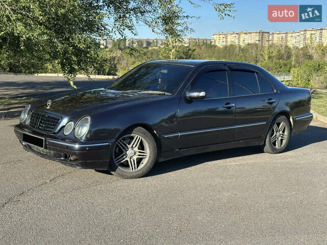 Синій Мерседес Е-Клас, об'ємом двигуна 3.23 л та пробігом 438 тис. км за 3999 $, фото 7 на Automoto.ua