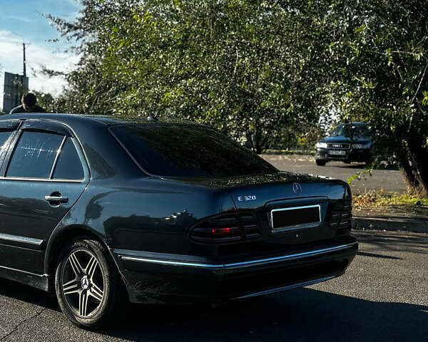 Синій Мерседес Е-Клас, об'ємом двигуна 3.23 л та пробігом 438 тис. км за 3999 $, фото 12 на Automoto.ua