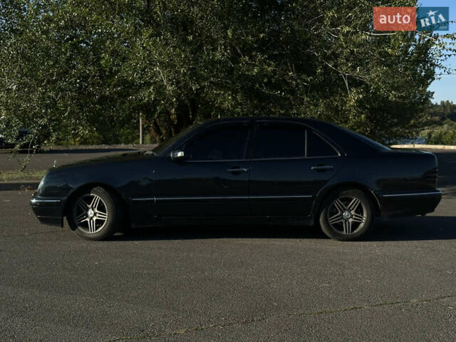 Синій Мерседес Е-Клас, об'ємом двигуна 3.23 л та пробігом 438 тис. км за 3999 $, фото 6 на Automoto.ua