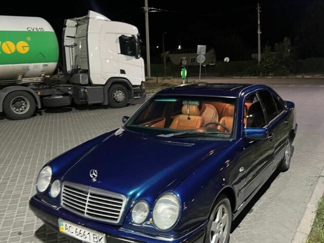 Синий Мерседес Е-Класс, объемом двигателя 2 л и пробегом 400 тыс. км за 3800 $, фото 8 на Automoto.ua