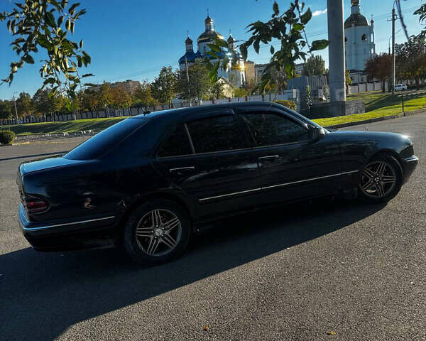 Синій Мерседес Е-Клас, об'ємом двигуна 3.23 л та пробігом 438 тис. км за 3999 $, фото 17 на Automoto.ua