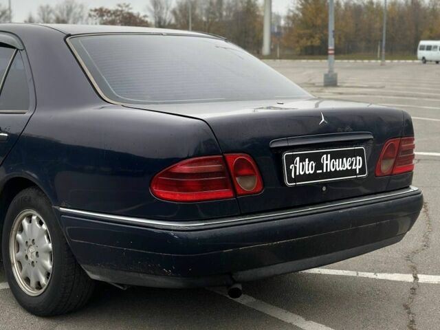 Синий Мерседес Е-Класс, объемом двигателя 0 л и пробегом 500 тыс. км за 2200 $, фото 4 на Automoto.ua