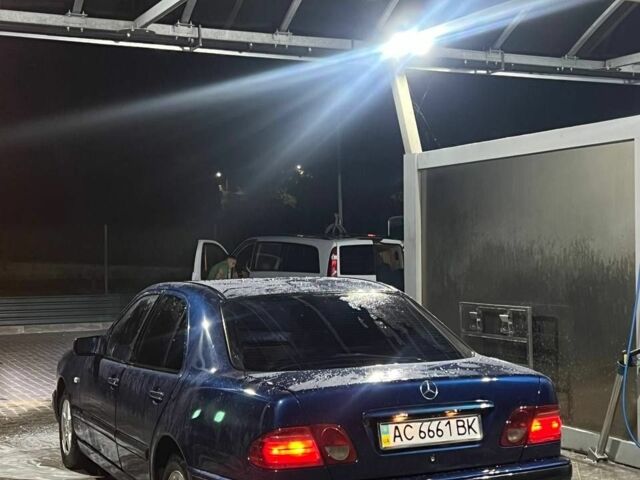 Синий Мерседес Е-Класс, объемом двигателя 2 л и пробегом 400 тыс. км за 3800 $, фото 7 на Automoto.ua