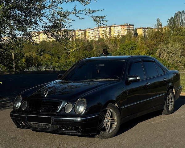 Синій Мерседес Е-Клас, об'ємом двигуна 3.23 л та пробігом 438 тис. км за 3999 $, фото 3 на Automoto.ua