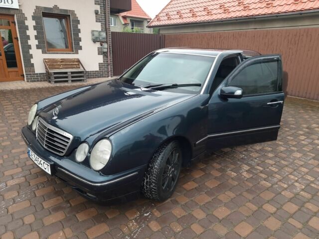 Синий Мерседес Е-Класс, объемом двигателя 2 л и пробегом 300 тыс. км за 4100 $, фото 6 на Automoto.ua