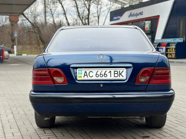 Синий Мерседес Е-Класс, объемом двигателя 2 л и пробегом 400 тыс. км за 3800 $, фото 5 на Automoto.ua