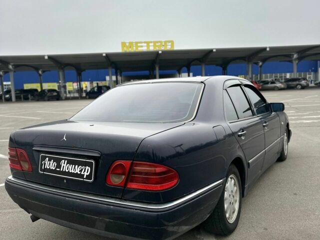 Синий Мерседес Е-Класс, объемом двигателя 0 л и пробегом 500 тыс. км за 2200 $, фото 3 на Automoto.ua