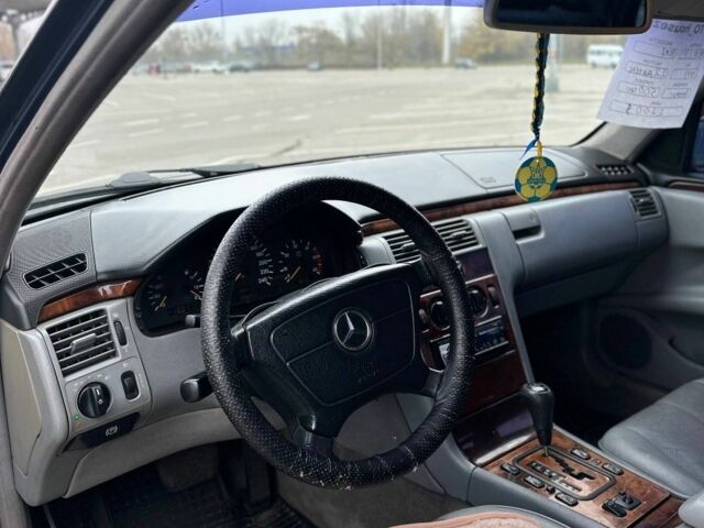 Синий Мерседес Е-Класс, объемом двигателя 0 л и пробегом 500 тыс. км за 2200 $, фото 6 на Automoto.ua