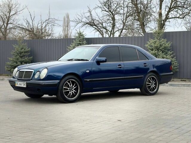 Синий Мерседес Е-Класс, объемом двигателя 2 л и пробегом 400 тыс. км за 3800 $, фото 4 на Automoto.ua