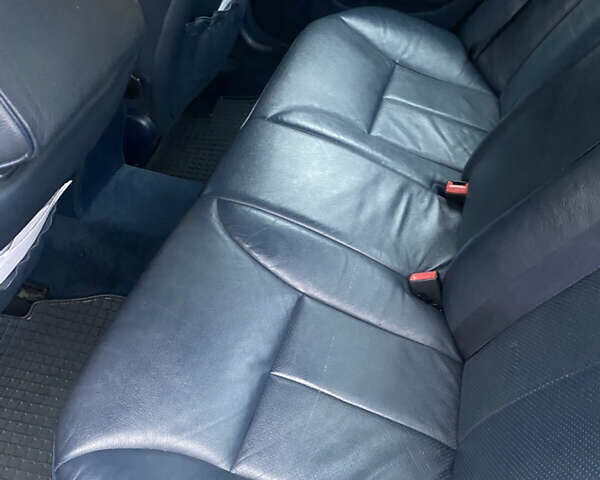 Синий Мерседес Е-Класс, объемом двигателя 2.4 л и пробегом 302 тыс. км за 3700 $, фото 6 на Automoto.ua