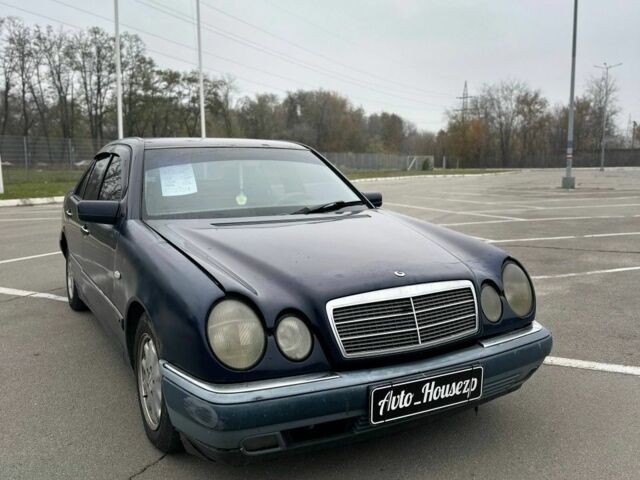 Синий Мерседес Е-Класс, объемом двигателя 0 л и пробегом 500 тыс. км за 2200 $, фото 1 на Automoto.ua