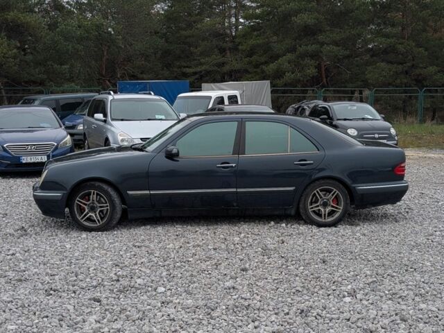 Синій Мерседес Е-Клас, об'ємом двигуна 3.2 л та пробігом 450 тис. км за 3499 $, фото 1 на Automoto.ua