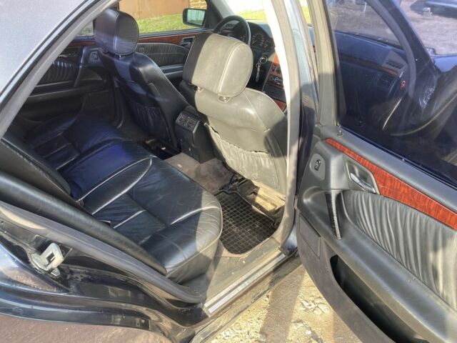 Синій Мерседес Е-Клас, об'ємом двигуна 2.2 л та пробігом 350 тис. км за 2250 $, фото 5 на Automoto.ua