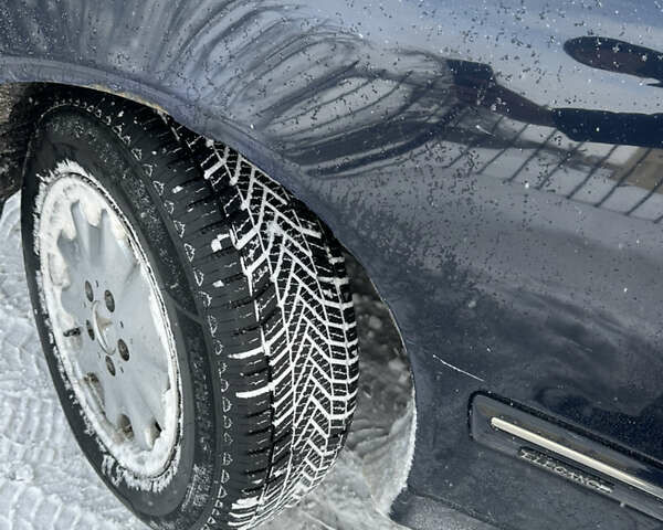 Синий Мерседес Е-Класс, объемом двигателя 2.4 л и пробегом 381 тыс. км за 2150 $, фото 8 на Automoto.ua