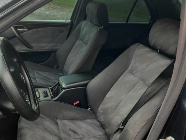 Синий Мерседес Е-Класс, объемом двигателя 2 л и пробегом 300 тыс. км за 4100 $, фото 1 на Automoto.ua