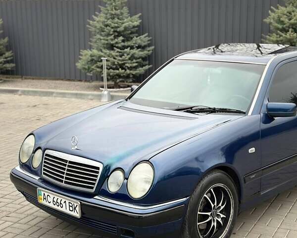 Синій Мерседес Е-Клас, об'ємом двигуна 2 л та пробігом 400 тис. км за 3800 $, фото 6 на Automoto.ua