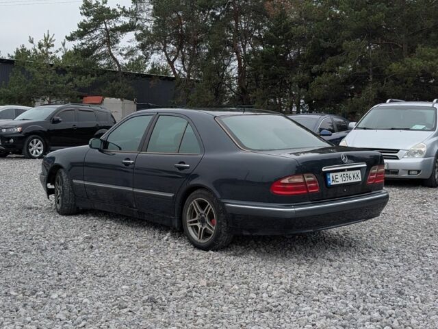 Синій Мерседес Е-Клас, об'ємом двигуна 3.2 л та пробігом 450 тис. км за 3499 $, фото 2 на Automoto.ua