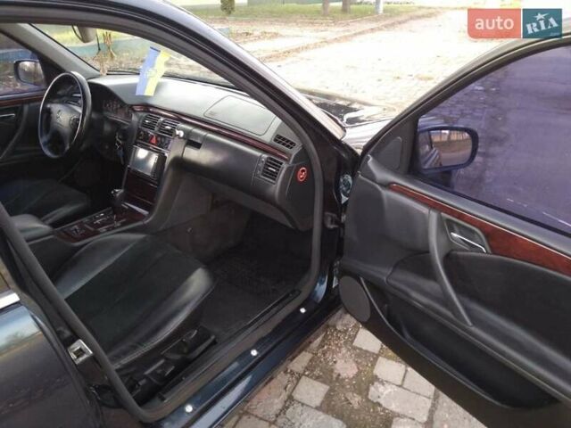 Синий Мерседес Е-Класс, объемом двигателя 2 л и пробегом 480 тыс. км за 3700 $, фото 17 на Automoto.ua