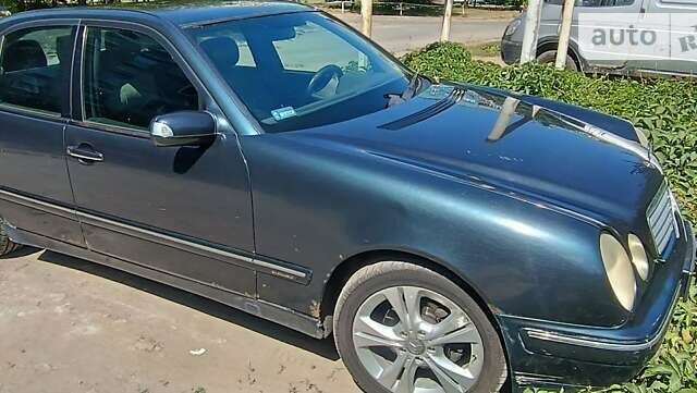 Синій Мерседес Е-Клас, об'ємом двигуна 2.1 л та пробігом 470 тис. км за 3100 $, фото 7 на Automoto.ua