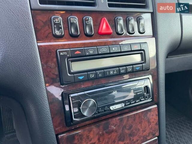 Синий Мерседес Е-Класс, объемом двигателя 2.8 л и пробегом 362 тыс. км за 3600 $, фото 17 на Automoto.ua