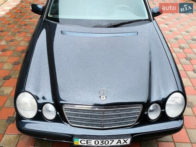 Синий Мерседес Е-Класс, объемом двигателя 2.2 л и пробегом 360 тыс. км за 4500 $, фото 3 на Automoto.ua