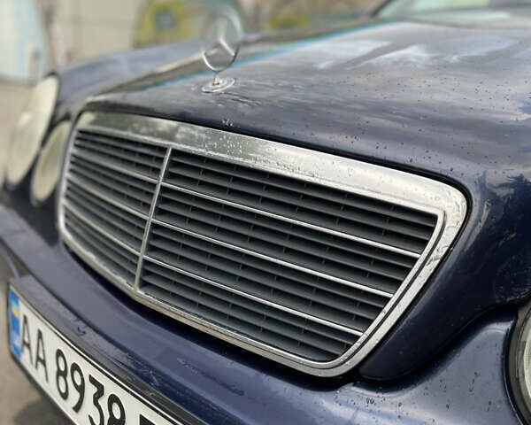 Синий Мерседес Е-Класс, объемом двигателя 2.2 л и пробегом 314 тыс. км за 4999 $, фото 11 на Automoto.ua