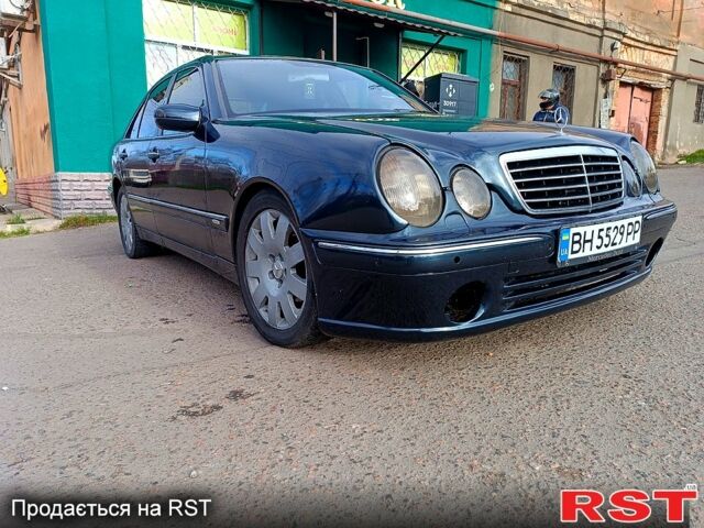 Синій Мерседес Е-Клас, об'ємом двигуна 2.8 л та пробігом 300 тис. км за 4200 $, фото 7 на Automoto.ua