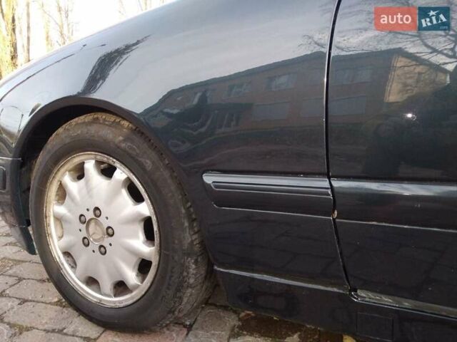 Синий Мерседес Е-Класс, объемом двигателя 2 л и пробегом 480 тыс. км за 3700 $, фото 10 на Automoto.ua