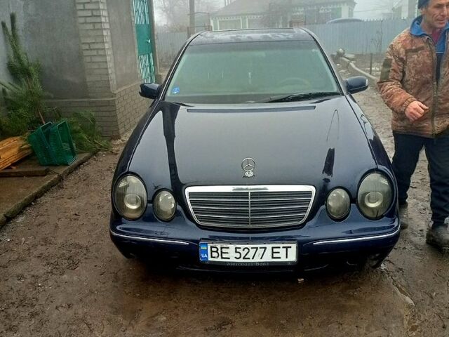 Синій Мерседес Е-Клас, об'ємом двигуна 2 л та пробігом 0 тис. км за 2000 $, фото 1 на Automoto.ua