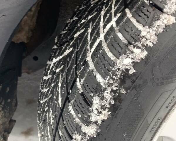 Синий Мерседес Е-Класс, объемом двигателя 2.2 л и пробегом 447 тыс. км за 2700 $, фото 10 на Automoto.ua