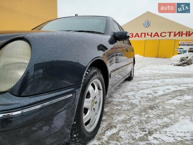 Синий Мерседес Е-Класс, объемом двигателя 2 л и пробегом 380 тыс. км за 4900 $, фото 8 на Automoto.ua