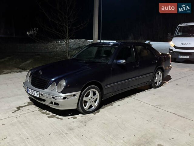 Синий Мерседес Е-Класс, объемом двигателя 2.1 л и пробегом 500 тыс. км за 2199 $, фото 6 на Automoto.ua
