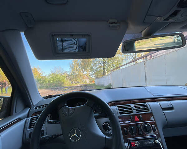 Синій Мерседес Е-Клас, об'ємом двигуна 2.2 л та пробігом 450 тис. км за 5200 $, фото 10 на Automoto.ua