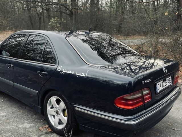 Синий Мерседес Е-Класс, объемом двигателя 2.4 л и пробегом 370 тыс. км за 3700 $, фото 4 на Automoto.ua