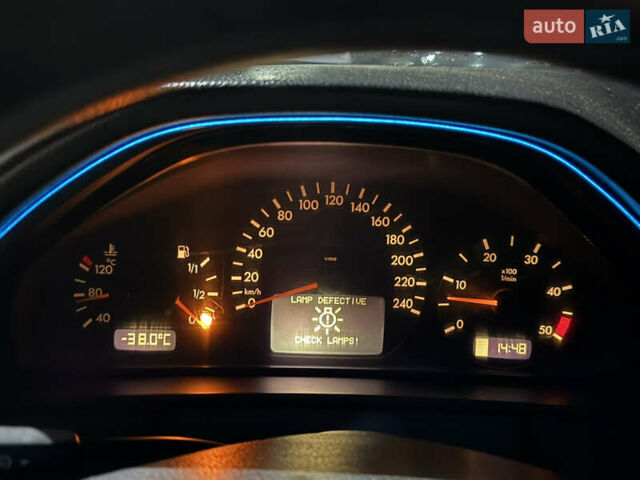 Синий Мерседес Е-Класс, объемом двигателя 2.1 л и пробегом 500 тыс. км за 2199 $, фото 11 на Automoto.ua