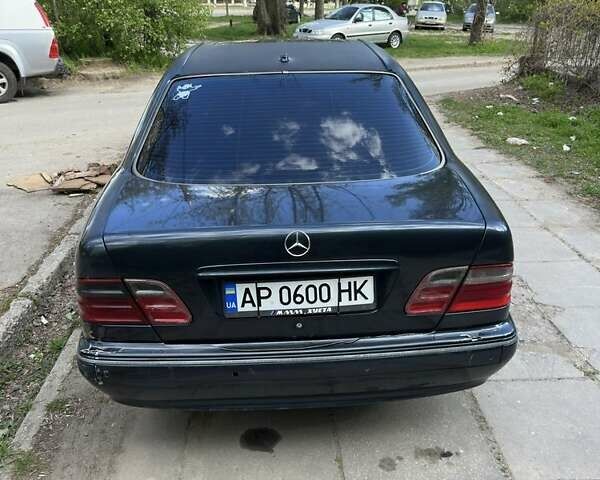Синий Мерседес Е-Класс, объемом двигателя 3.2 л и пробегом 430 тыс. км за 4300 $, фото 2 на Automoto.ua