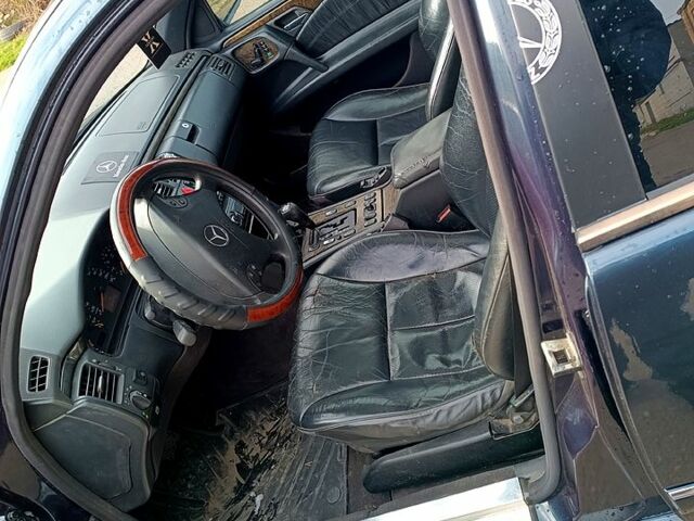 Синій Мерседес Е-Клас, об'ємом двигуна 2.8 л та пробігом 300 тис. км за 4200 $, фото 6 на Automoto.ua