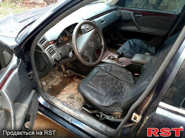 Синій Мерседес Е-Клас, об'ємом двигуна 2.4 л та пробігом 272 тис. км за 3200 $, фото 4 на Automoto.ua