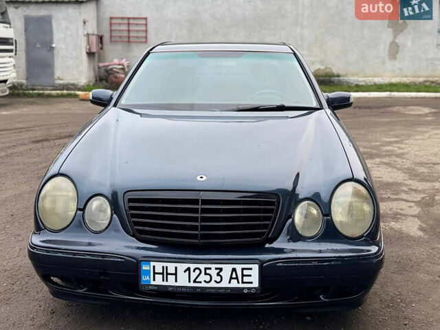 Синий Мерседес Е-Класс, объемом двигателя 2.15 л и пробегом 400 тыс. км за 3700 $, фото 5 на Automoto.ua