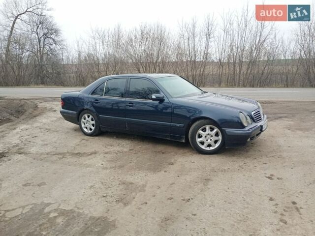 Синий Мерседес Е-Класс, объемом двигателя 2.15 л и пробегом 460 тыс. км за 2550 $, фото 4 на Automoto.ua