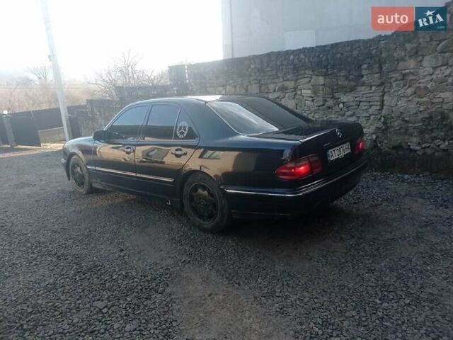 Синий Мерседес Е-Класс, объемом двигателя 2.4 л и пробегом 320 тыс. км за 2600 $, фото 4 на Automoto.ua