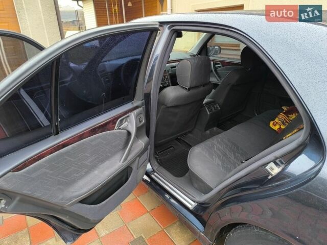 Синий Мерседес Е-Класс, объемом двигателя 2.2 л и пробегом 360 тыс. км за 4500 $, фото 34 на Automoto.ua