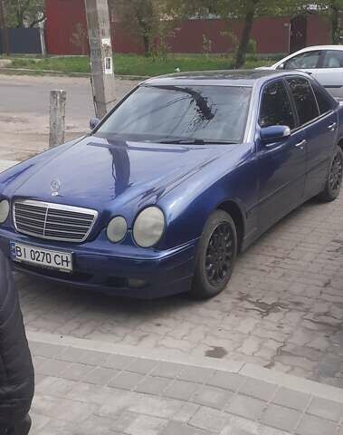 Синий Мерседес Е-Класс, объемом двигателя 2.4 л и пробегом 300 тыс. км за 4500 $, фото 3 на Automoto.ua