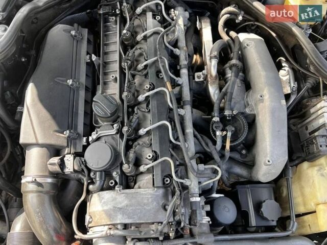 Синий Мерседес Е-Класс, объемом двигателя 3.2 л и пробегом 471 тыс. км за 5000 $, фото 19 на Automoto.ua