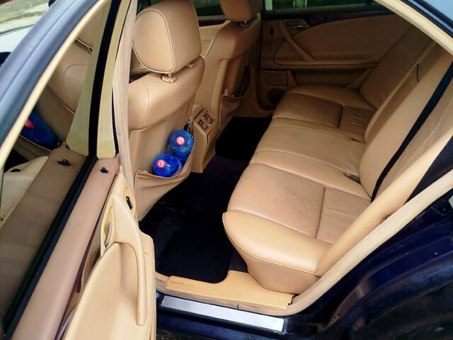 Синий Мерседес Е-Класс, объемом двигателя 2 л и пробегом 300 тыс. км за 3700 $, фото 4 на Automoto.ua