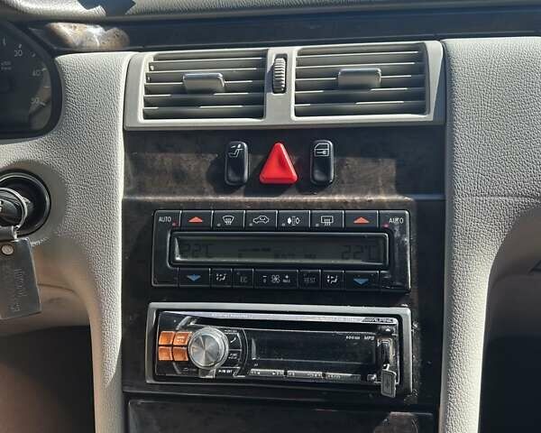 Синій Мерседес Е-Клас, об'ємом двигуна 2.69 л та пробігом 335 тис. км за 5300 $, фото 26 на Automoto.ua