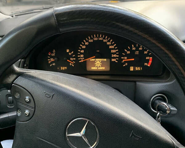 Синій Мерседес Е-Клас, об'ємом двигуна 3.2 л та пробігом 400 тис. км за 2600 $, фото 2 на Automoto.ua