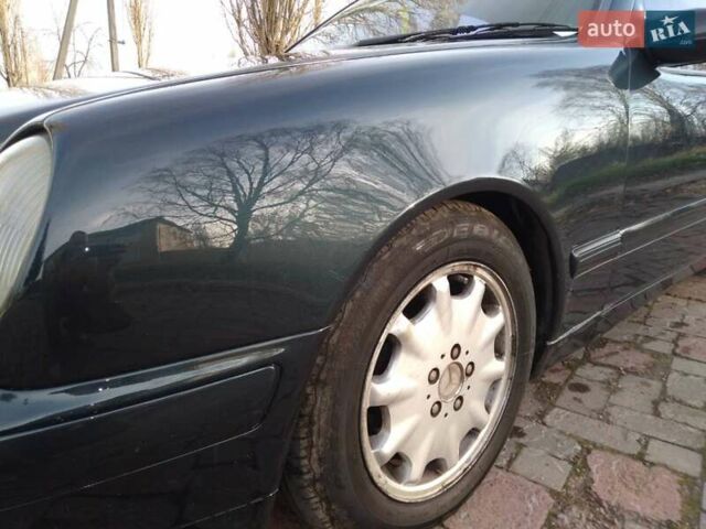 Синий Мерседес Е-Класс, объемом двигателя 2 л и пробегом 480 тыс. км за 3700 $, фото 11 на Automoto.ua