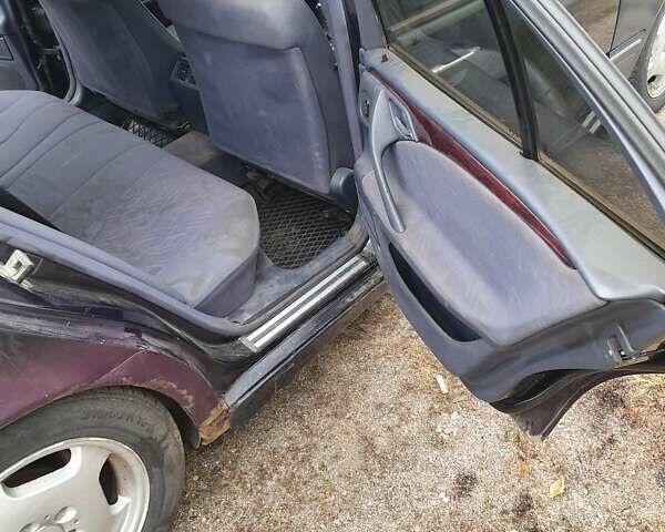 Синий Мерседес Е-Класс, объемом двигателя 2.69 л и пробегом 510 тыс. км за 3200 $, фото 4 на Automoto.ua